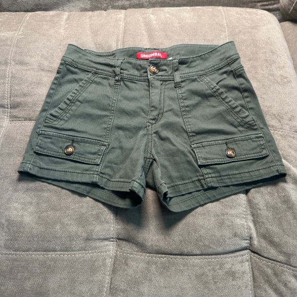 UNIONBAY Women's Olive Cargo Shorts - Picture 3 of 9